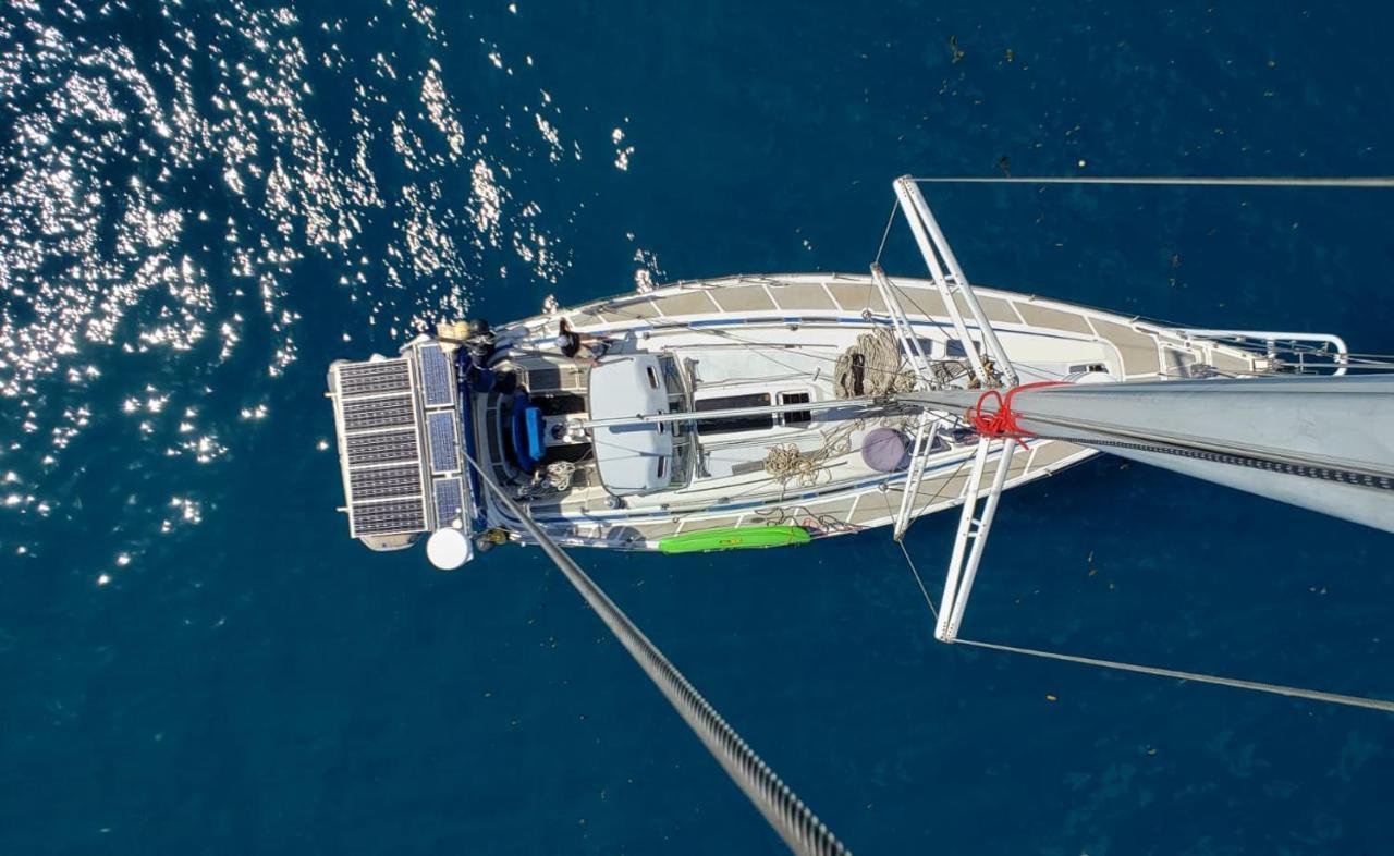 2 Nuits Insolites & 1 Excursion Voile A Bord Du Voilier Mori Ora Moorea Exterior foto