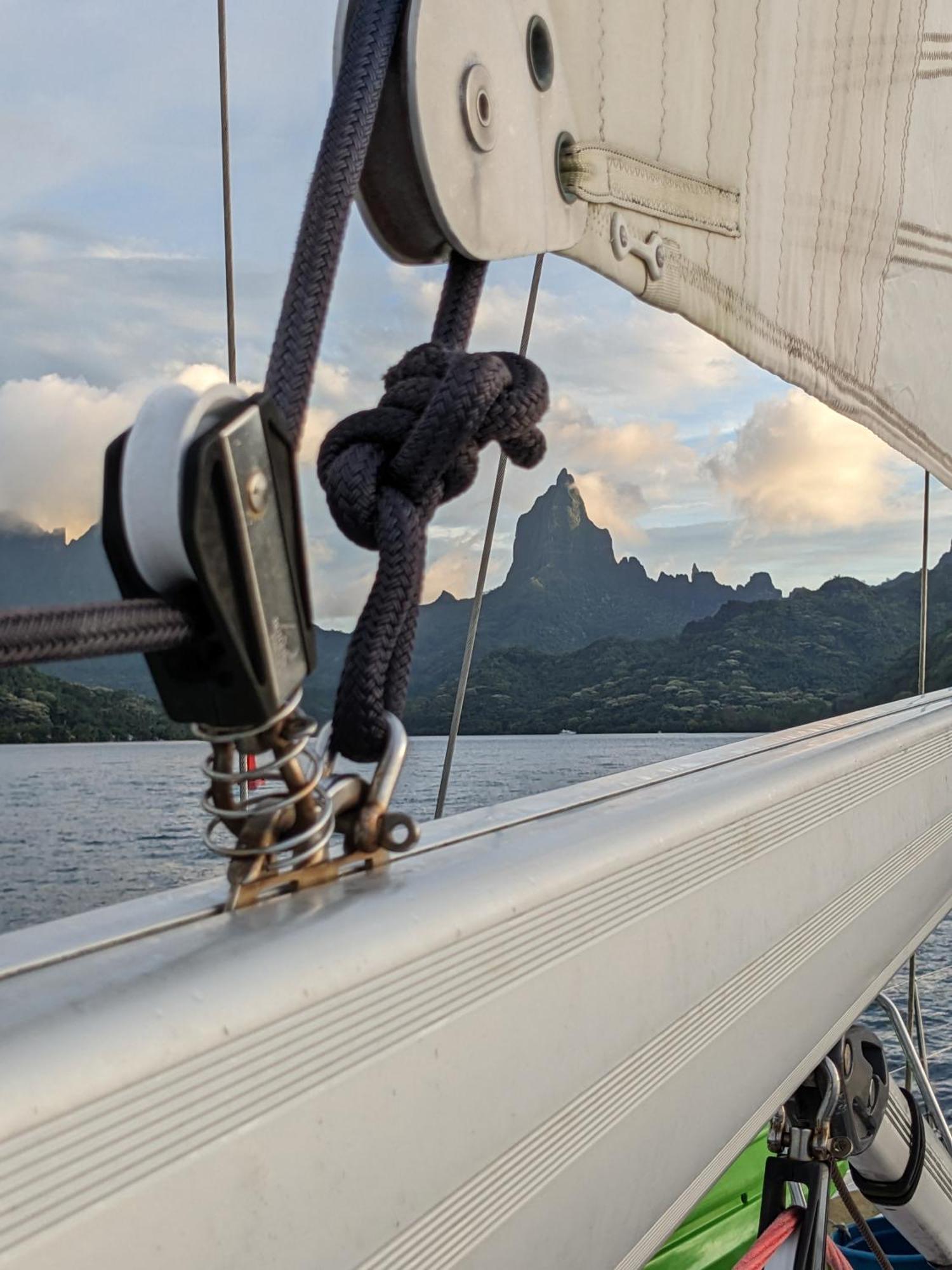 2 Nuits Insolites & 1 Excursion Voile A Bord Du Voilier Mori Ora Moorea Exterior foto