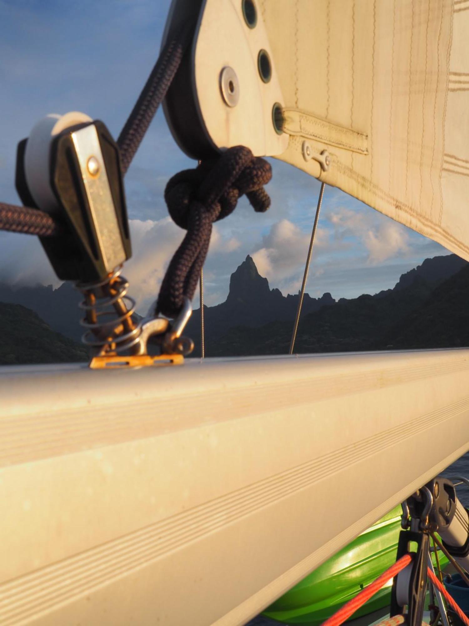 2 Nuits Insolites & 1 Excursion Voile A Bord Du Voilier Mori Ora Moorea Exterior foto
